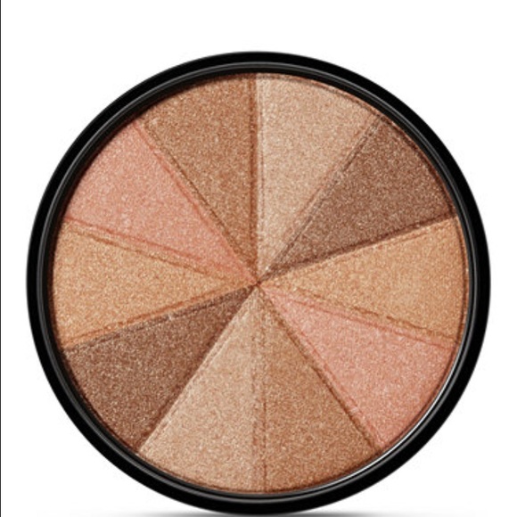 Smashbox Other - 🎊🎉HP 2/9/17🎀 Smashbox: Baked Fusion Softlights✨