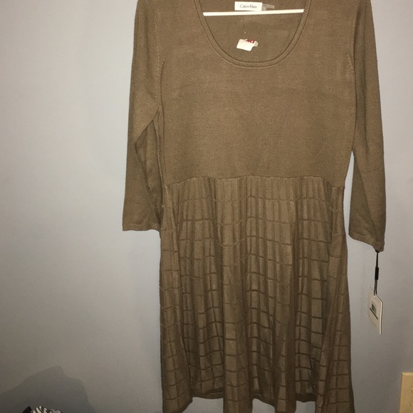 Half-sleeve dress