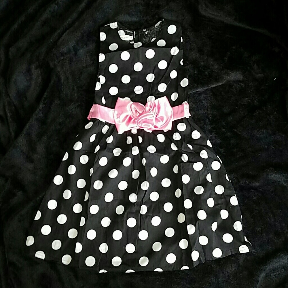 🌹Beautiful Girls Polka Dot Dress! - Picture 2 of 4