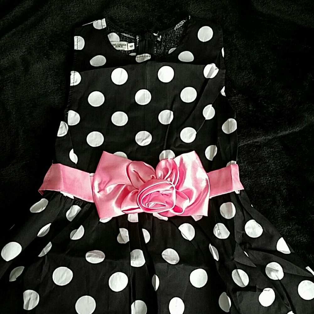 🌹Beautiful Girls Polka Dot Dress! - Picture 3 of 4