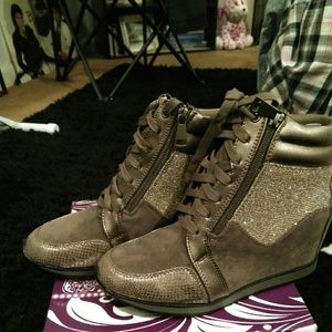 New Grey & Silver Sequin Wedged Sneakers