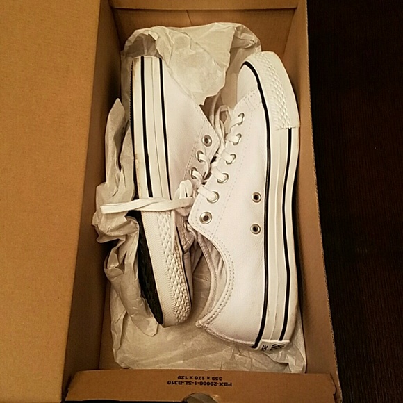 ***1 Hour Sale***Converse