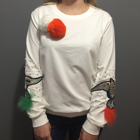 ❣️White Pearl Sweatshirt with Pompons❣️