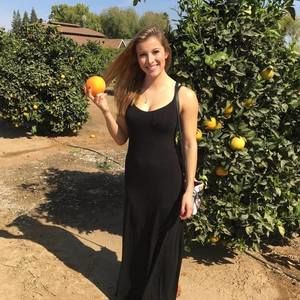 Meet your Posher, Abigail