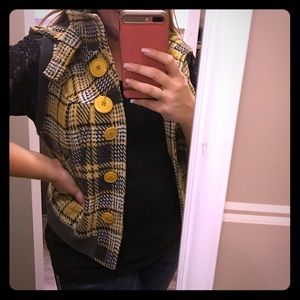 Daytrip hooded vest- like new