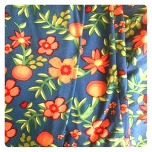 Lula Roe tall and curvy leggings