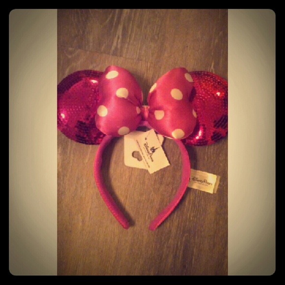 NWT Authentic Minnie Mouse ears headband