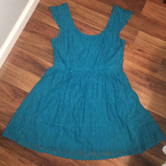 Spring dress - Picture 2 of 3