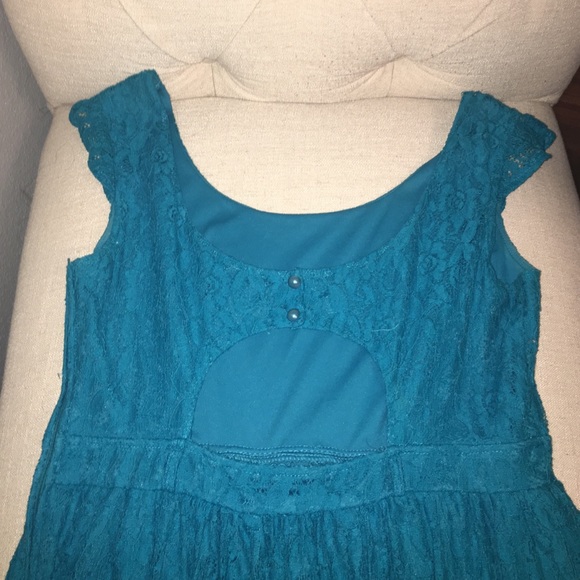 Spring dress - Picture 3 of 3