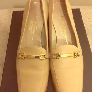 Salvatore Ferragamo Loafers 39