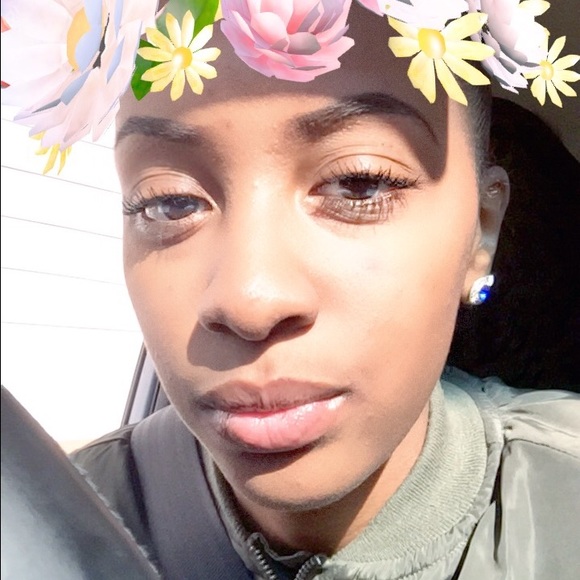 Meet your Posher, Jamese