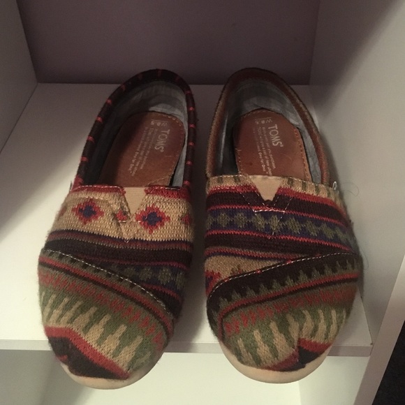 Aztec print TOMS