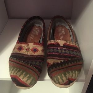 Aztec print TOMS
