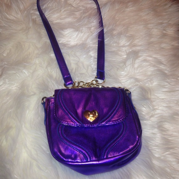 🔴SOLD Betsy Johnson cross body purse