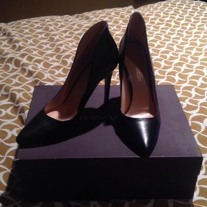 Beautiful shoes like new,