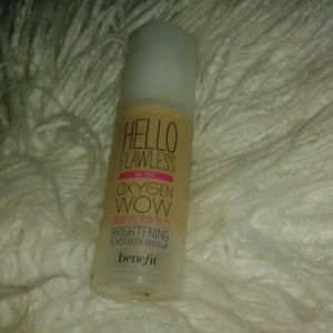 Benefit Cosmetics Hello Flawless Foundation