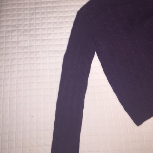 sweater - Picture 3 of 4