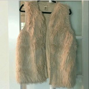 Cable knit faux fur vest