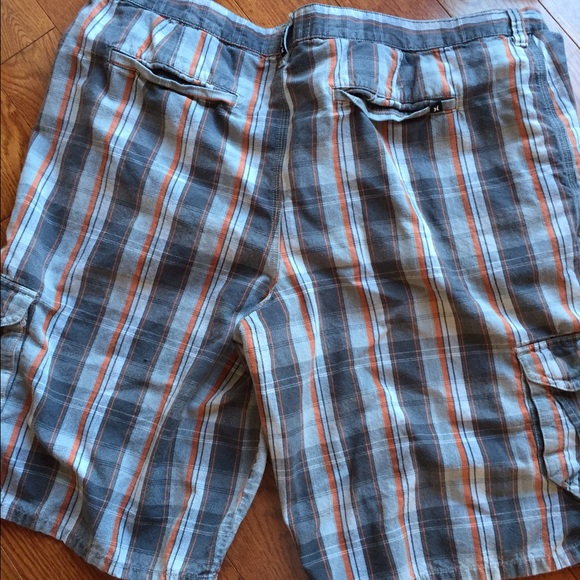 Mens Hurley shorts - Picture 2 of 3