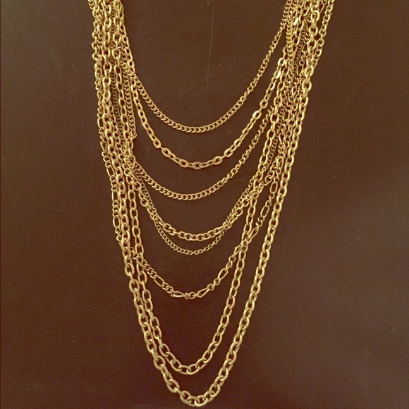 Gold multi layered necklace. - Picture 1 of 3