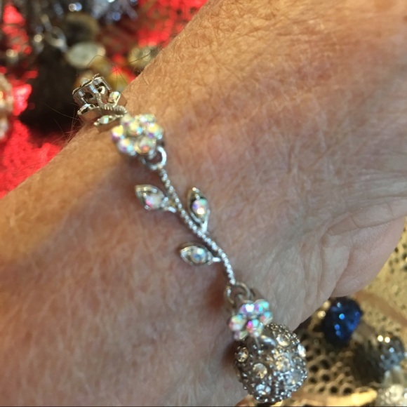 Necklace and bracelet set - Picture 3 of 4