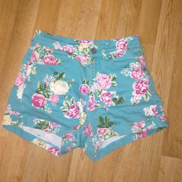 Floral high waisted shorts