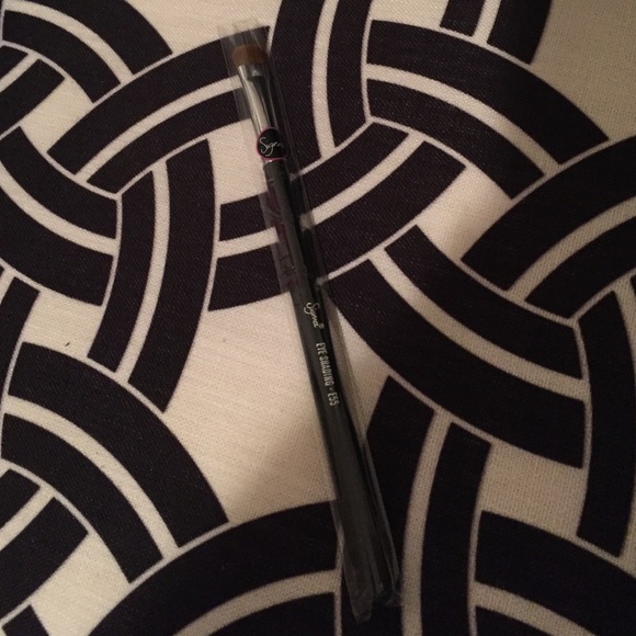 Sigma eye shading brush