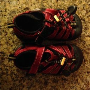 Toddler boy sandals (very gently worn)