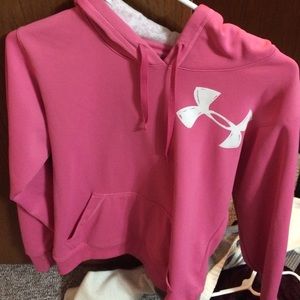 UA SWEATSHIRT NEEDS TO SELL!!!