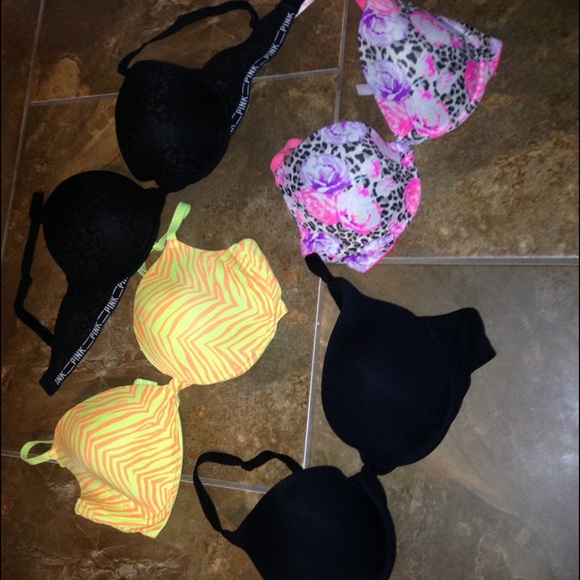 Victoria secrets/Pink bras - Picture 1 of 1