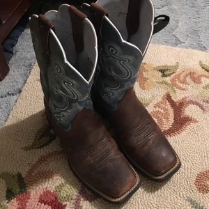 🎉hour sale🎉Ariat square toe boots