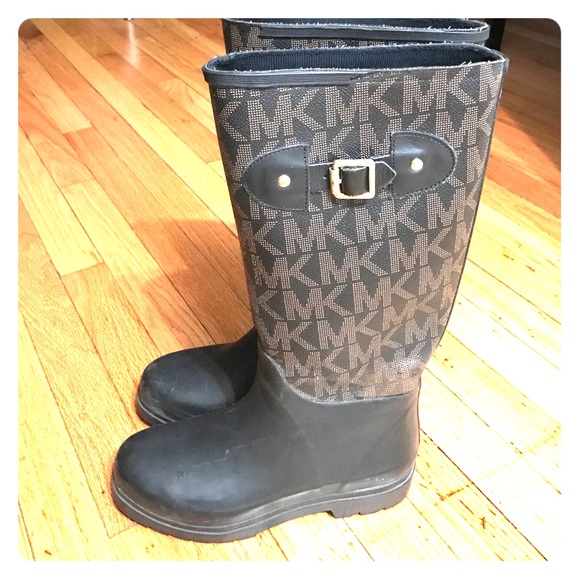 Rubber boots