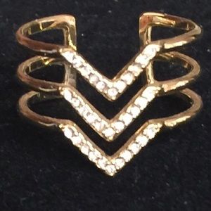 🌺Stella & Dot Pave Chevron Ring