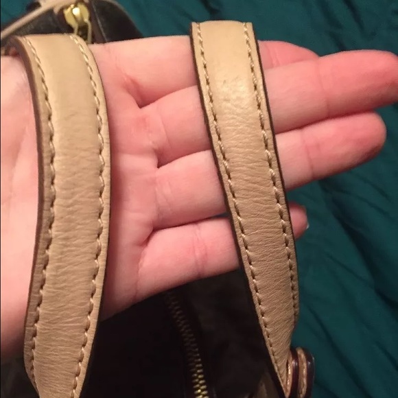 Michale Kors Purse - Picture 3 of 4