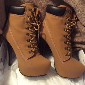 Nine West Timberland style heel boots