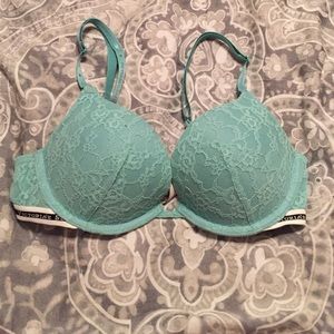 Victoria's Secret push up size 34B