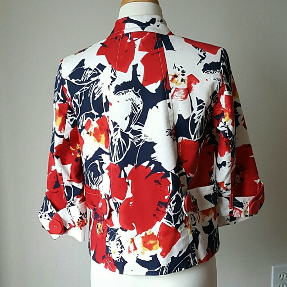 NWOT Coldwater Creek Cropped Floral Jacket - Picture 2 of 4