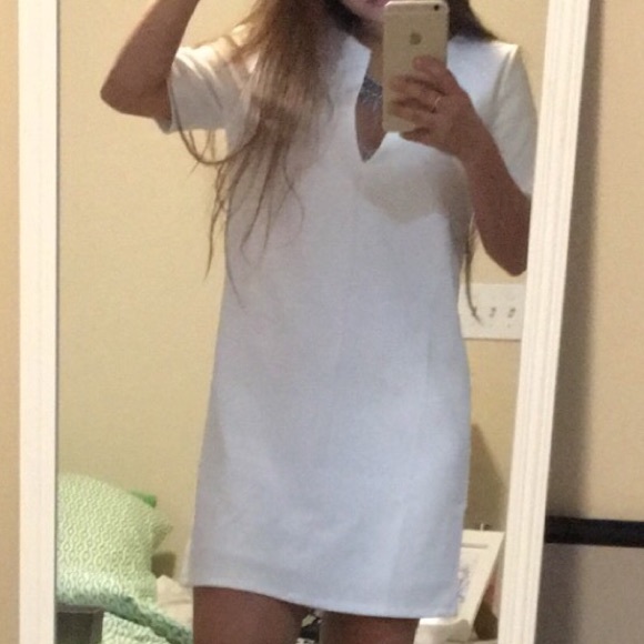 WHITE DRESS - Picture 2 of 2