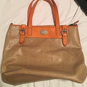 Fossil tote