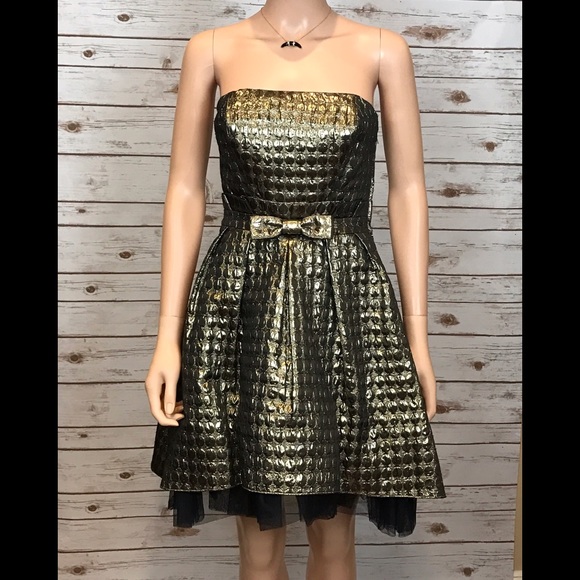 🎉HP 12/25 🎄🎉Gold Betsey Johnson Dress Sz.4