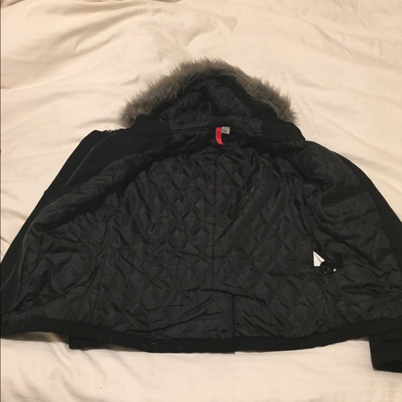 H&M Black Toggle Coat - size 4 - Picture 3 of 4