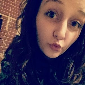 Meet your Posher, Casey