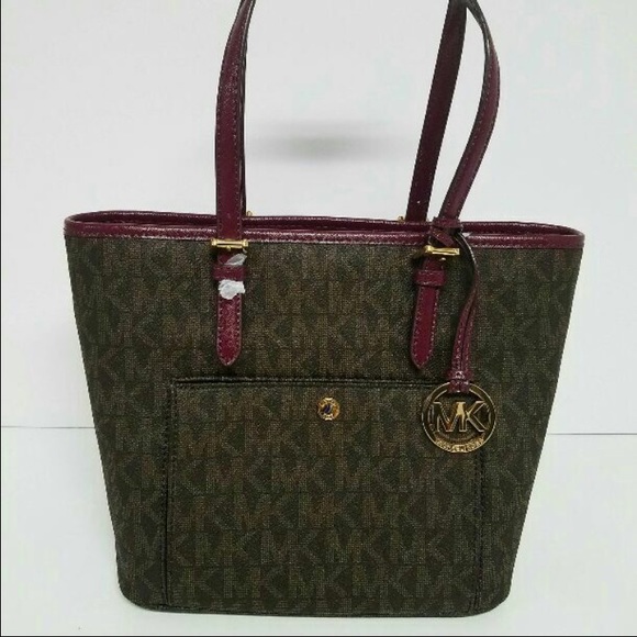 Beautiful Michael kors Jet set leather tote