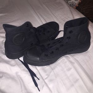 black converse