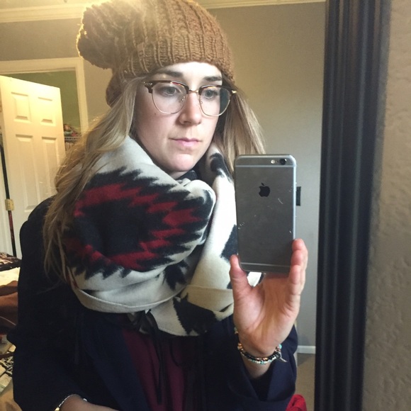 Tribal Blanket scarf with tassels - Picture 2 of 2