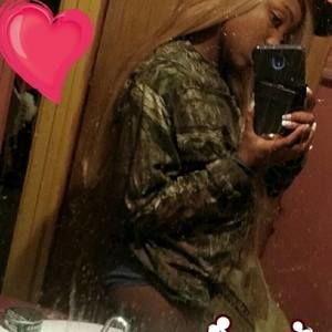 Meet your Posher, Mia