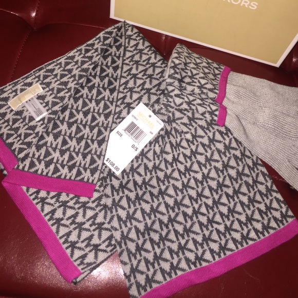 🎁NEW 3pc MK Logo Gift Box Set Scarf Gloves & Hat - Picture 2 of 4
