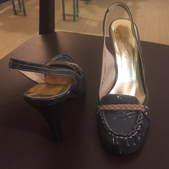 Kenneth Cole elegant heels. With brand new soles - Picture 2 of 4