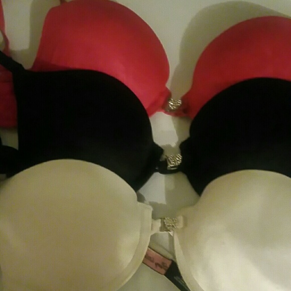 Lot of 3 victoria's secret bras