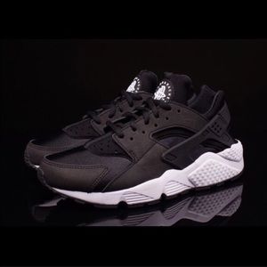 Women's Nike Air Huaraches